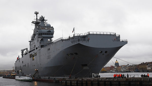 Tàu sân bay trực thăng Mistral. Ảnh: RIA Novosti