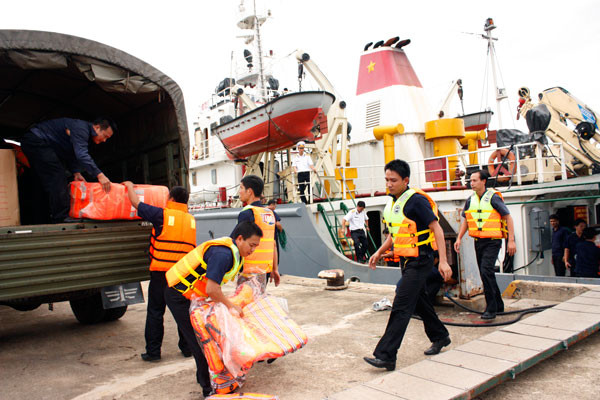 Chuẩn bị đi biển làm nhiệm vụ.