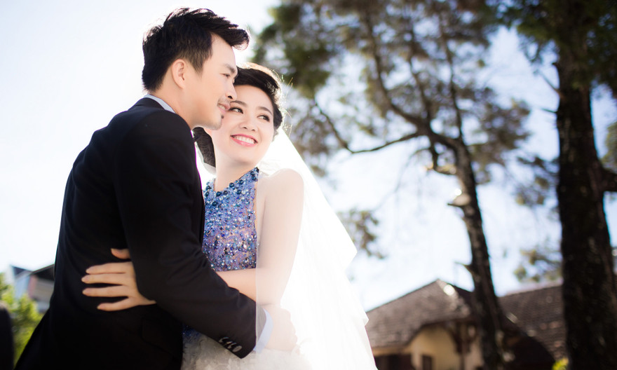 Diễn viên Lê Khánh 'chịu chơi' thực hiện ba bộ ảnh cưới