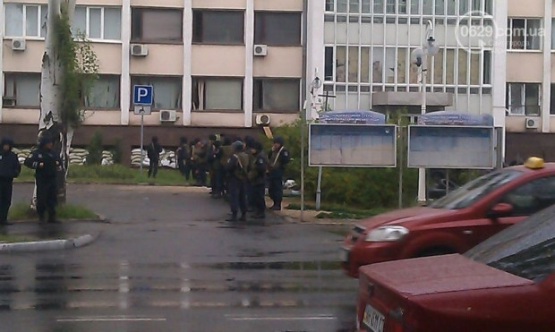 Tám binh sĩ Ukraine bị thương sau đụng độ tại Mariupol