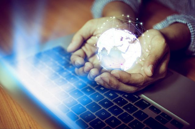 Các trường học ở UAE đang dần trở thành những ví dụ tuyệt vời về việc phát triển các kỹ năng và xây dựng tính cách cho học sinh. (Ảnh: Freepik)