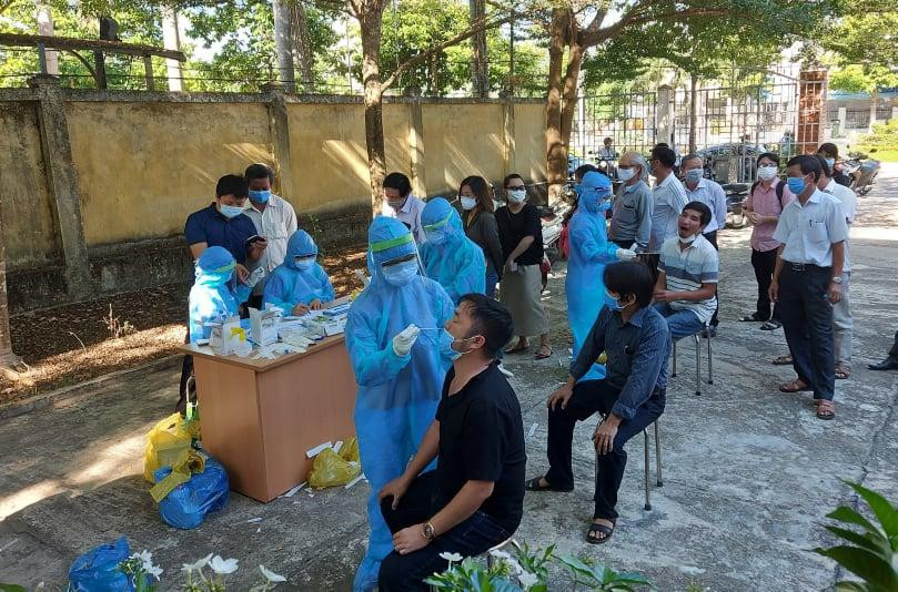 Bệnh nhân COVID-19 di chuyển thường ngày Đà Nẵng - Quảng Nam, tiếp xúc nhiều người