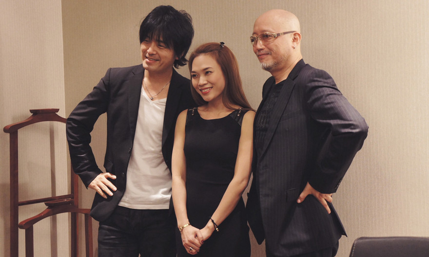 Mỹ Tâm và guitarist Oshio Kotaro (trái).