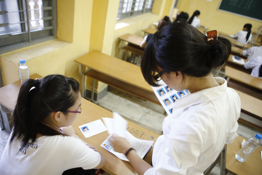 Thí sinh dự thi tại Đaị học Ngân hàng Hà Nội. Ảnh: Như Ý