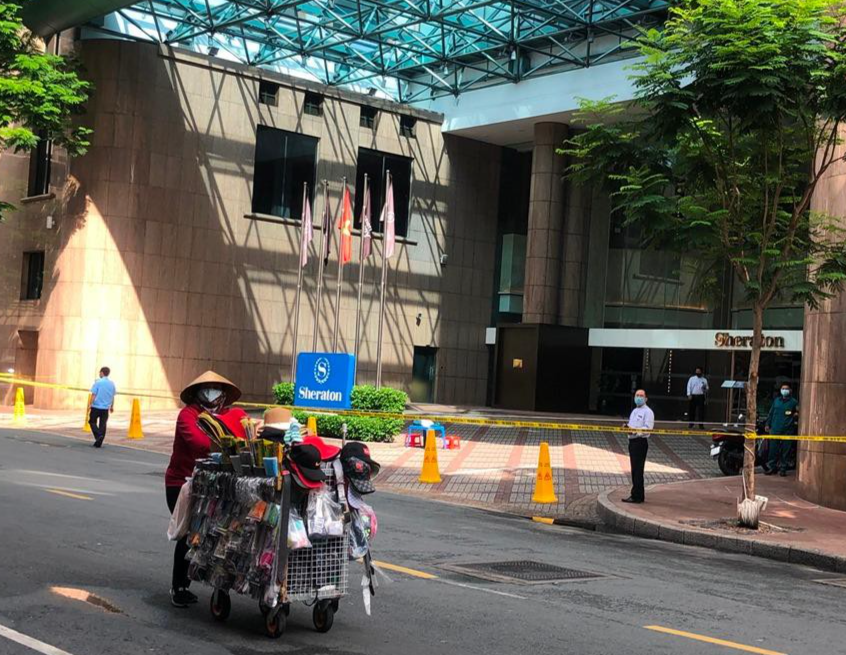 Phong tỏa một phần khách sạn shereton