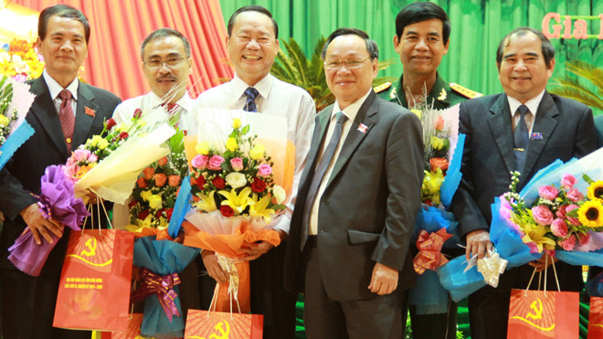 Ông Lê Diễn (thứ 3 từ phải sang)