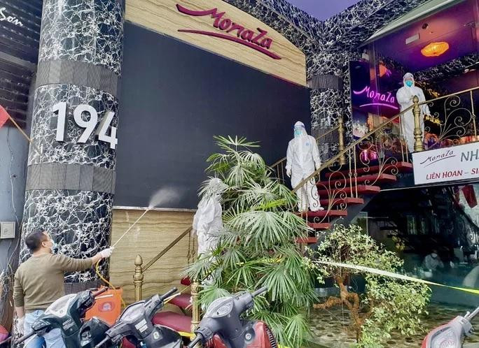 CLIP: Kiểm tra nhà hàng mở sau 21 giờ, test nhanh phát hiện 4 ca dương tính SARS-CoV-2