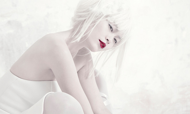 Quán quân Next Top Model hóa nữ thần tuyết trắng