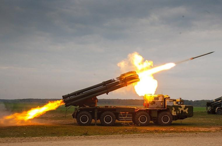 BM-30 Smerch – Pháo phản lực 'cuồng phong' của Nga