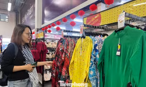 Áo dài bình dân 'hốt bạc' dịp Tết