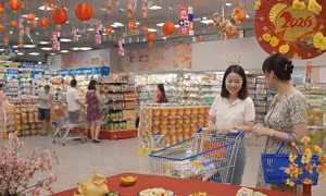 Siêu thị tung cách bán hàng mới, khách thảnh thơi đón xuân