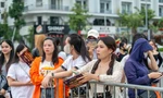 Người dân xếp hàng từ sớm chờ đêm diễn Hạ Long concert 2025