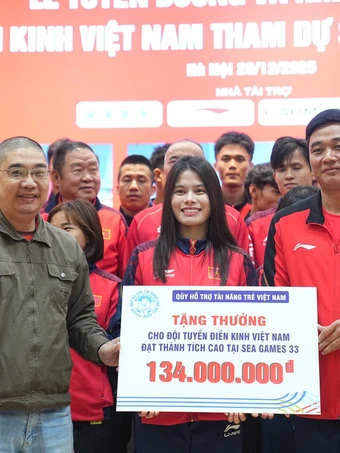 Quỹ tài năng trẻ Việt Nam tặng thưởng đội tuyển Điền kinh đạt thành tích cao tại SEA Games 33