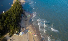 Bãi biển trong xanh, đẹp hoang sơ ở TPHCM được truyền thông quốc tế khen hết lời