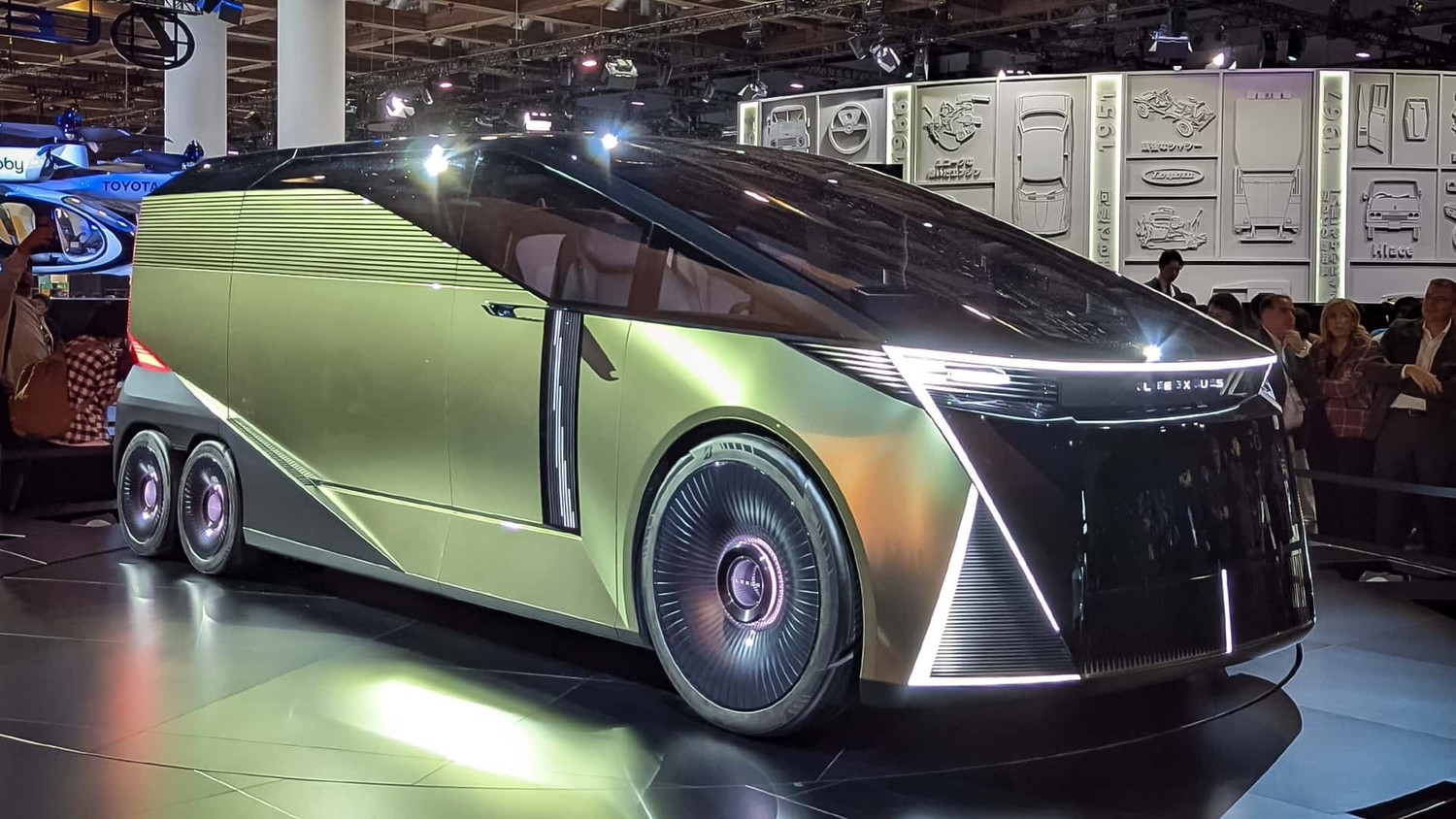 Khám phá mẫu xe 6 bánh độc đáo của Lexus | Báo điện tử Tiền Phong
