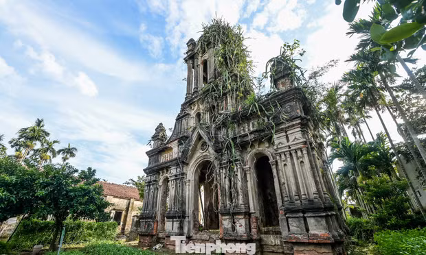 Nhà thờ bỏ hoang ở Ninh Bình