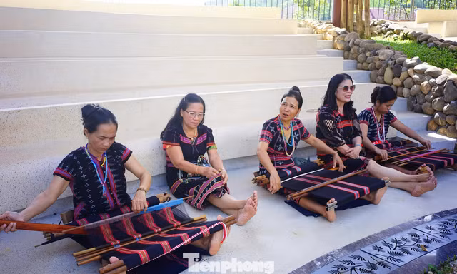 Trải nghiệm cuộc sống người Cơ Tu