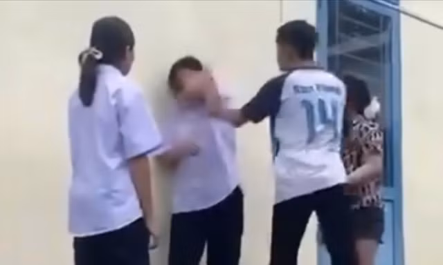 Đà Nẵng: Điều tra vụ nữ sinh lớp 8 bị đánh hội đồng phải nhập viện 