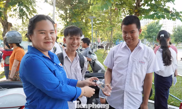 Điểm thi tuyển sinh THPT Đà Nẵng: Ngữ Văn 'trắng' 10, Toán chỉ 31 thí sinh đạt điểm tuyệt đối