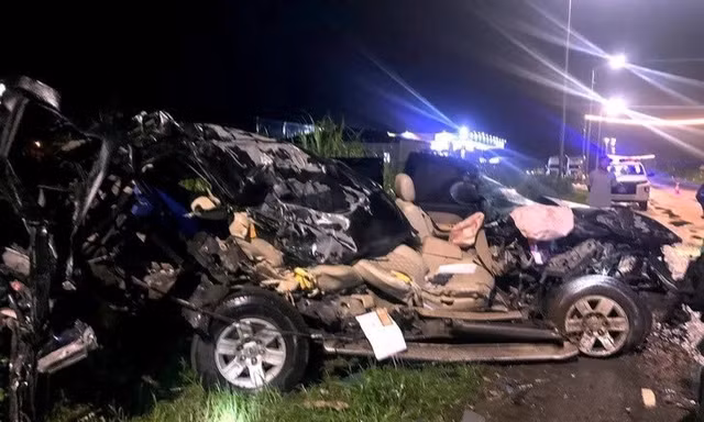 Tai nạn liên hoàn ở Quảng Ngãi, ô tô bẹp dúm