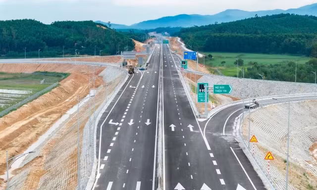 Cao tốc Quảng Ngãi - Hoài Nhơn bắt đầu thông xe