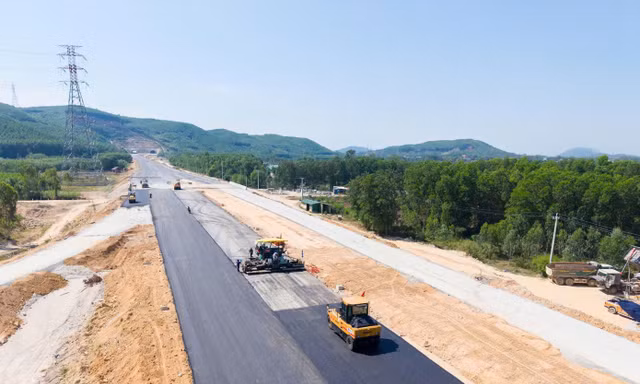 Cao tốc Quảng Ngãi - Hoài Nhơn hơn 20.000 tỷ nguy cơ chậm tiến độ 