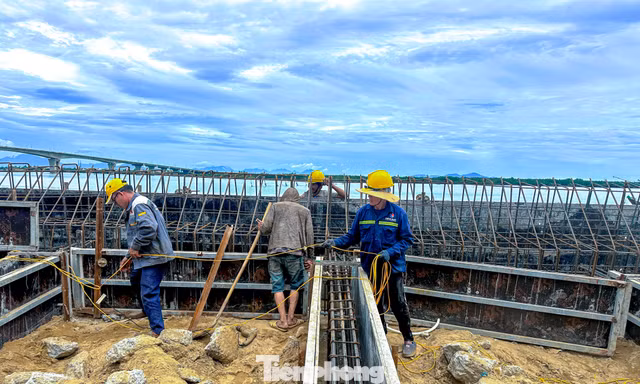 Chạy đua hoàn thiện bờ kè An Lương ven sông Thu Bồn trước mùa mưa bão