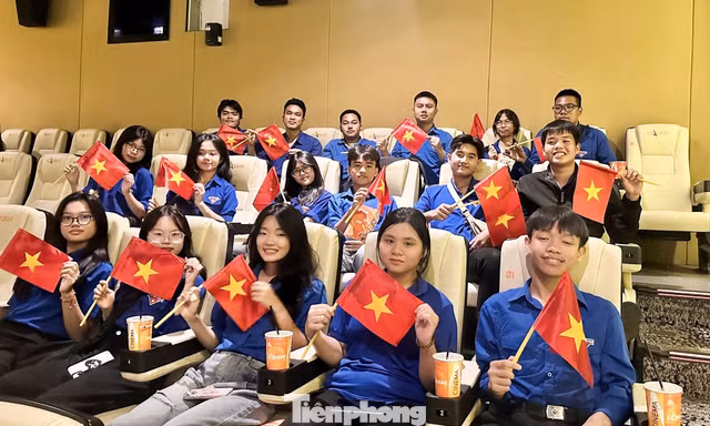 Xem Mưa đỏ, tuổi trẻ Đà Nẵng lan tỏa ngọn lửa tri ân và khát vọng cống hiến