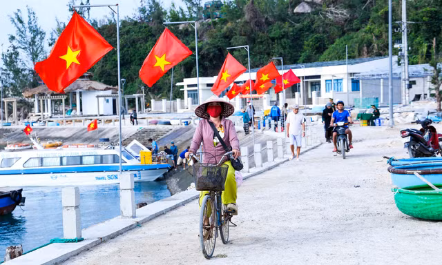 Tết về xã đảo duy nhất ở Gia Lai
