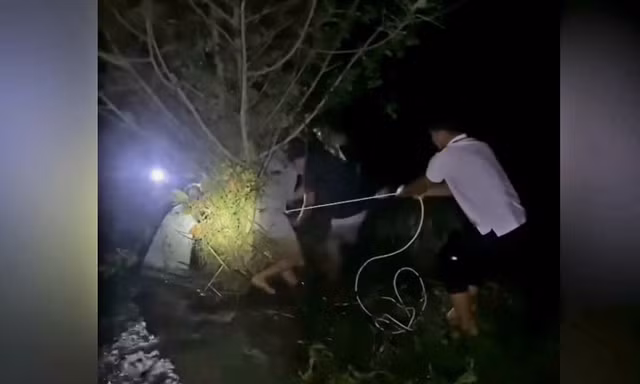 Tổ trưởng an ninh ở Gia Lai lao xuống dòng nước xiết cứu người trong đêm
