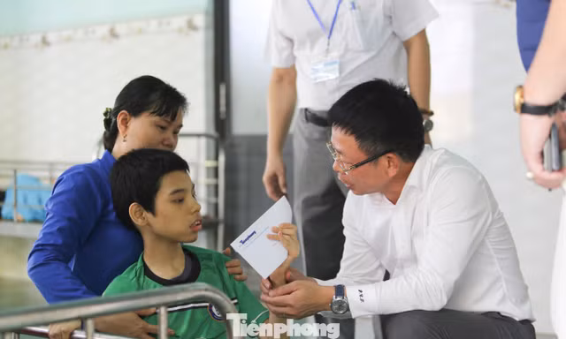 Sẻ chia yêu thương từ Giải Vô địch Golf Quốc gia - Gia Lai 2025