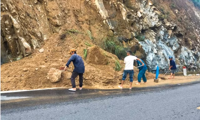 Đèo An Khê xuất hiện nhiều điểm sạt lở, Gia Lai yêu cầu xử lý