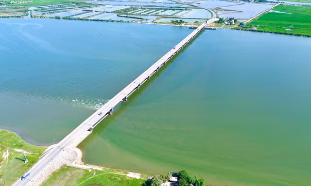Vì sao Huế điều chỉnh thời gian sửa chữa đập ngăn mặn giữ ngọt lớn nhất Đông Nam Á?