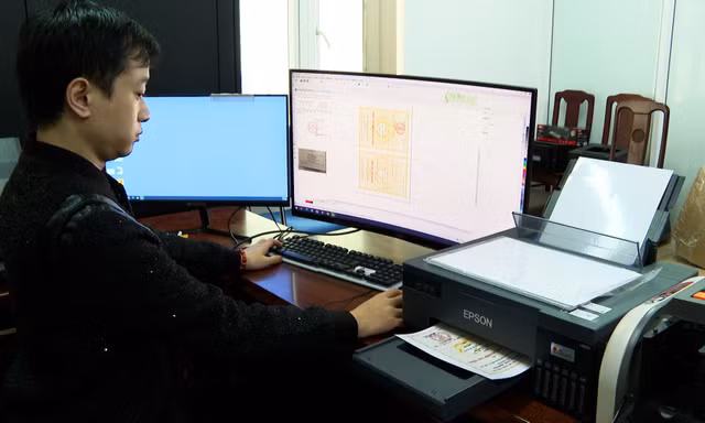 Triệt phá đường dây sản xuất giấy tờ giả quy mô lớn 