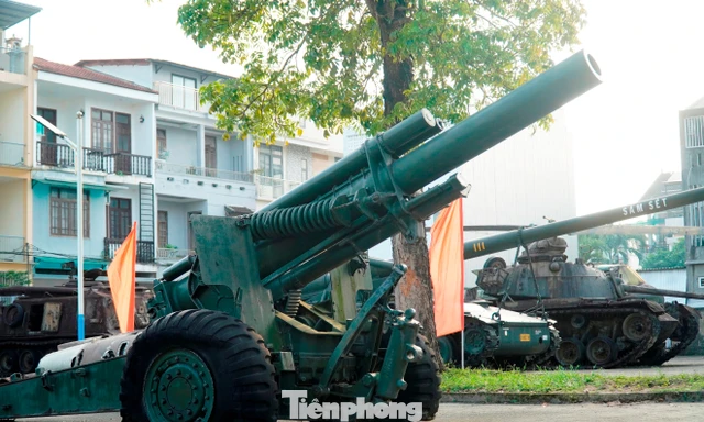 Máy bay, xe tăng trưng bày ngoài trời ở Huế rỉ sét, mục nát chờ kinh phí bảo quản