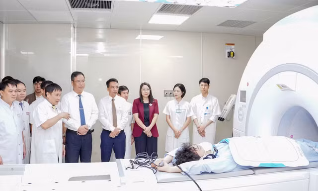 Đưa trang thiết bị y tế thế hệ mới nhất vào vận hành tại Huế