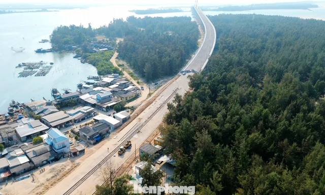 Nhiều lần lỡ hẹn, bao giờ cầu vượt cửa biển 2.400 tỷ đồng tại Huế về đích? 