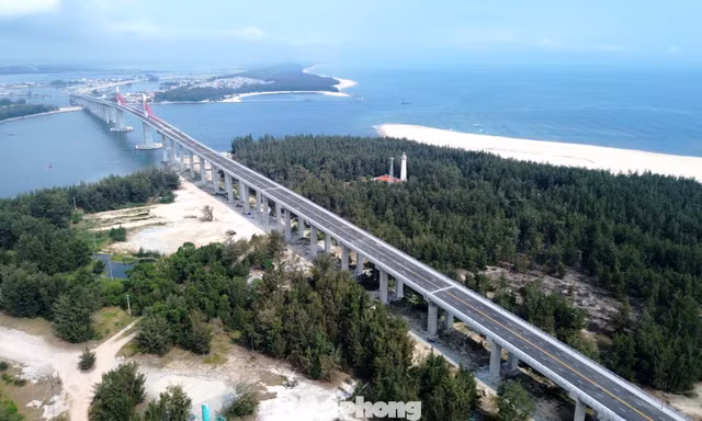 Chốt thời hạn đặt tên cầu vượt 2.400 tỷ đồng