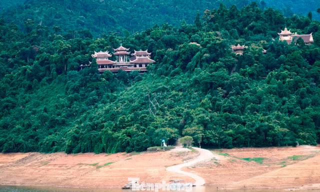 Cảnh tượng không ngờ tại điểm du lịch Huế nổi tiếng 
