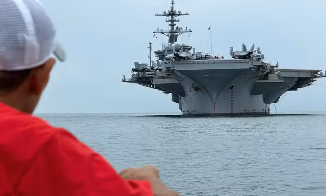 Clip: Xem tàu sân bay Mỹ USS George Washington rời vịnh Đà Nẵng