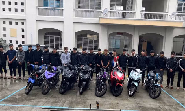 Nhóm thiếu niên mang dao kiếm gây náo loạn đường phố Đà Nẵng