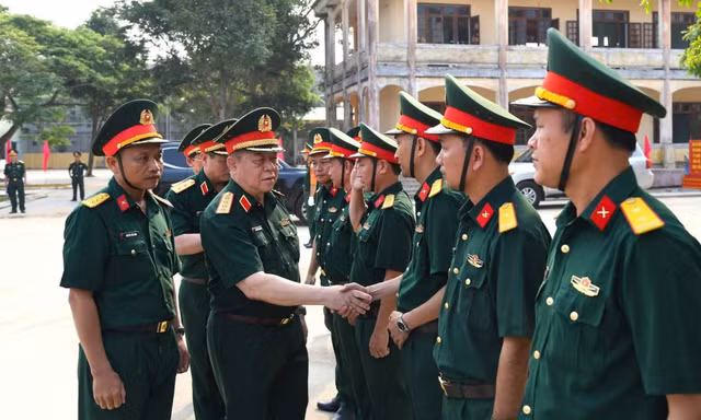 Đại tướng Nguyễn Trọng Nghĩa thăm và kiểm tra các đơn vị trên địa bàn Đà Nẵng