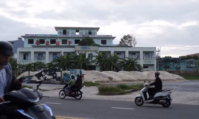Đấu giá bệnh viện bỏ hoang trên tuyến đường biển '5 sao' của Đà Nẵng