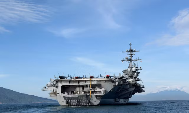 Tàu sân bay USS George Washington thăm Đà Nẵng