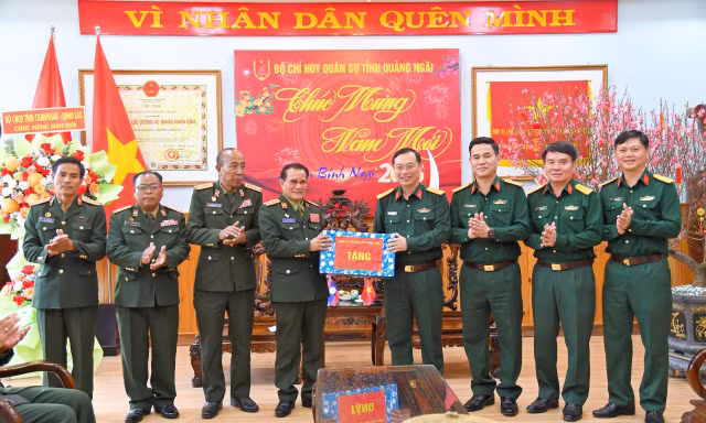 Thắm tình hữu nghị Việt - Lào