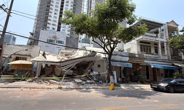 Ớn lạnh hiện trường tháo dỡ công trình gây sập nhà dân ở Đà Nẵng