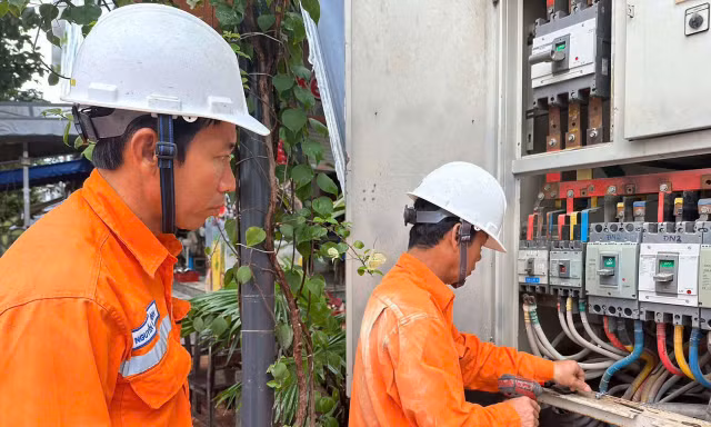 Huy động khẩn cấp 250 kỹ sư, 40.000 công tơ cho Đắk Lắk 
