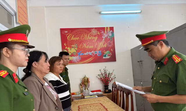 Chiếm đoạt gần 1 tỷ đồng của người quen bằng kịch bản 'nải chuối vàng'