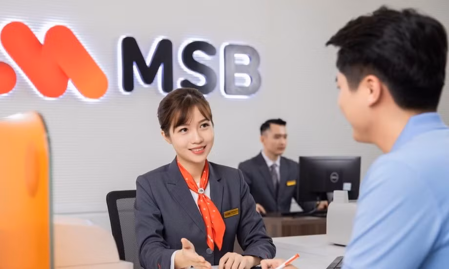 Con trai chủ tịch ngân hàng chi hàng trăm tỷ mua cổ phiếu