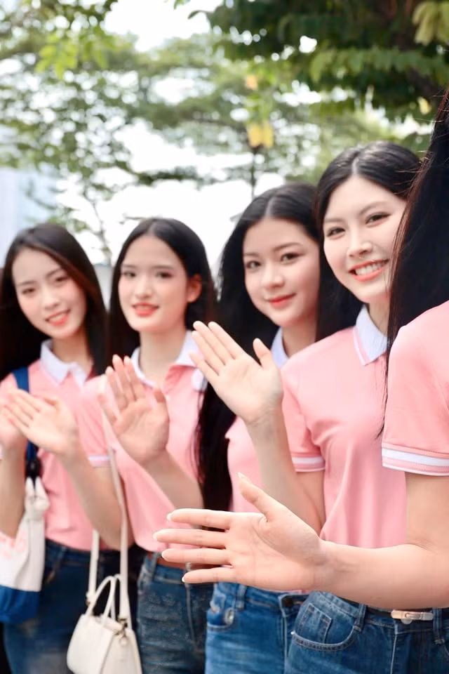 53 cô gái về nơi khai sinh cuộc thi Hoa hậu Việt Nam 
